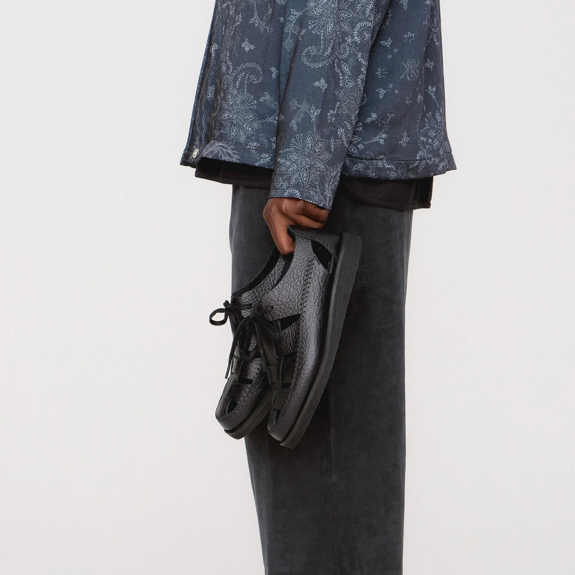 PRE-ORDER | 8th St by Ronnie Fieg for Clarks Originals Ridgevale - Black
