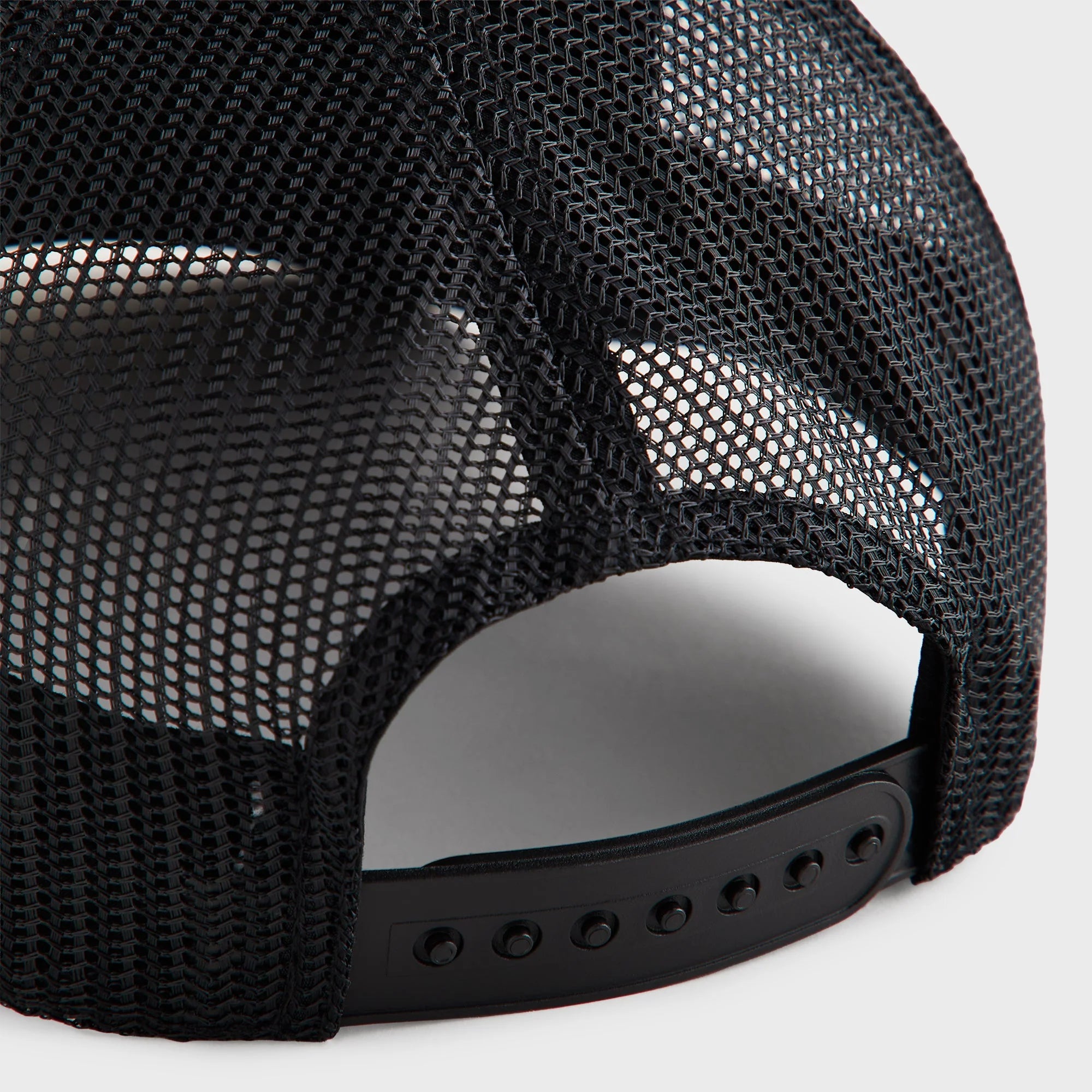 Kith New York To The World Relaxed Twill Nolan Trucker Hat - Black