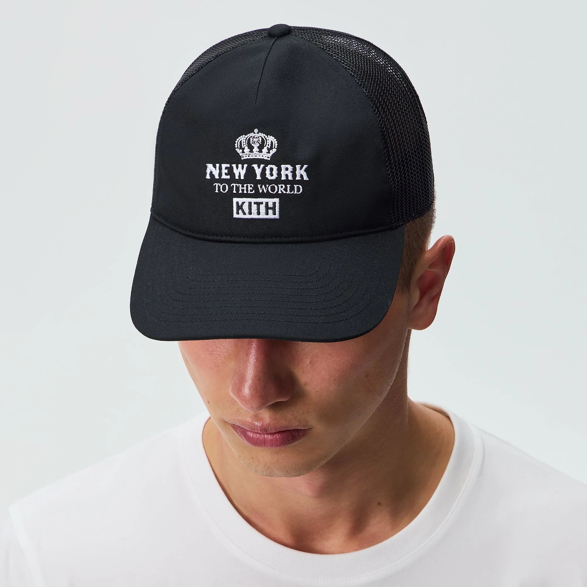 Kith New York To The World Relaxed Twill Nolan Trucker Hat - Black